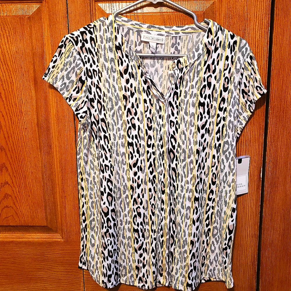 New Dana Buchman Short Sleeve Top